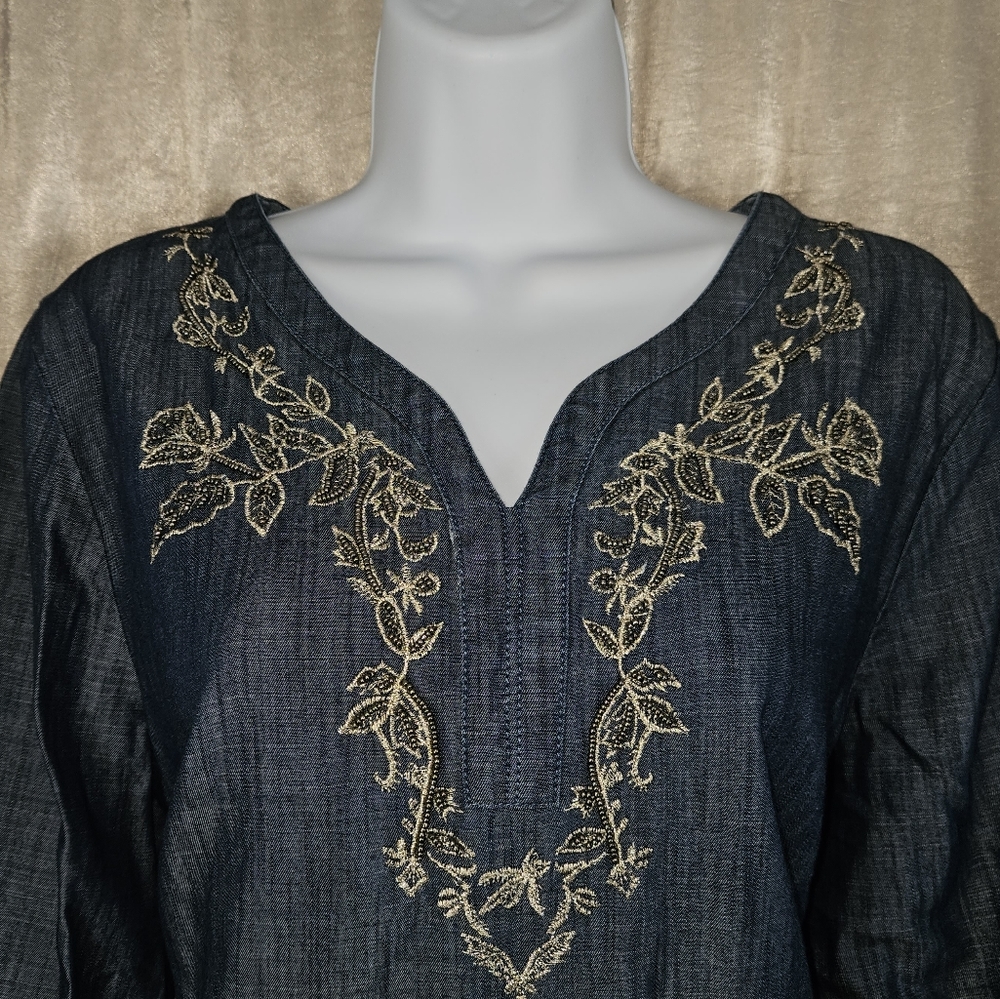 NWOT Chicos blue chambray denim beaded embroidered blouse top Womens Medium - Picture 7 of 7